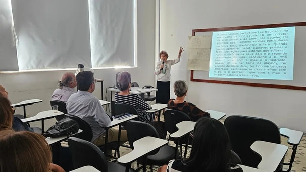 FSC recebe palestra que aborda visão astrológica de personalidades femininas que marcaram o século XX