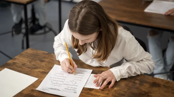 As inscrições para o FIES estão abertas! Inicie sua graduação em saúde em 2025.2 na Faculdade Santa Casa