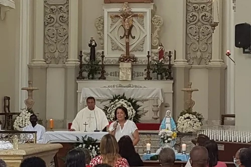 Coordenadora do curso de psicologia da Faculdade Santa Casa participa de ação de acolhimento no Cemitério Campo Santo
