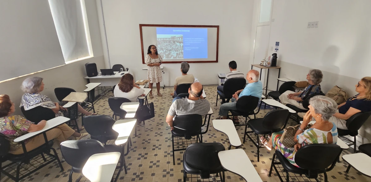 Palestra sobre festas populares na Bahia é realizada na Faculdade Santa Casa